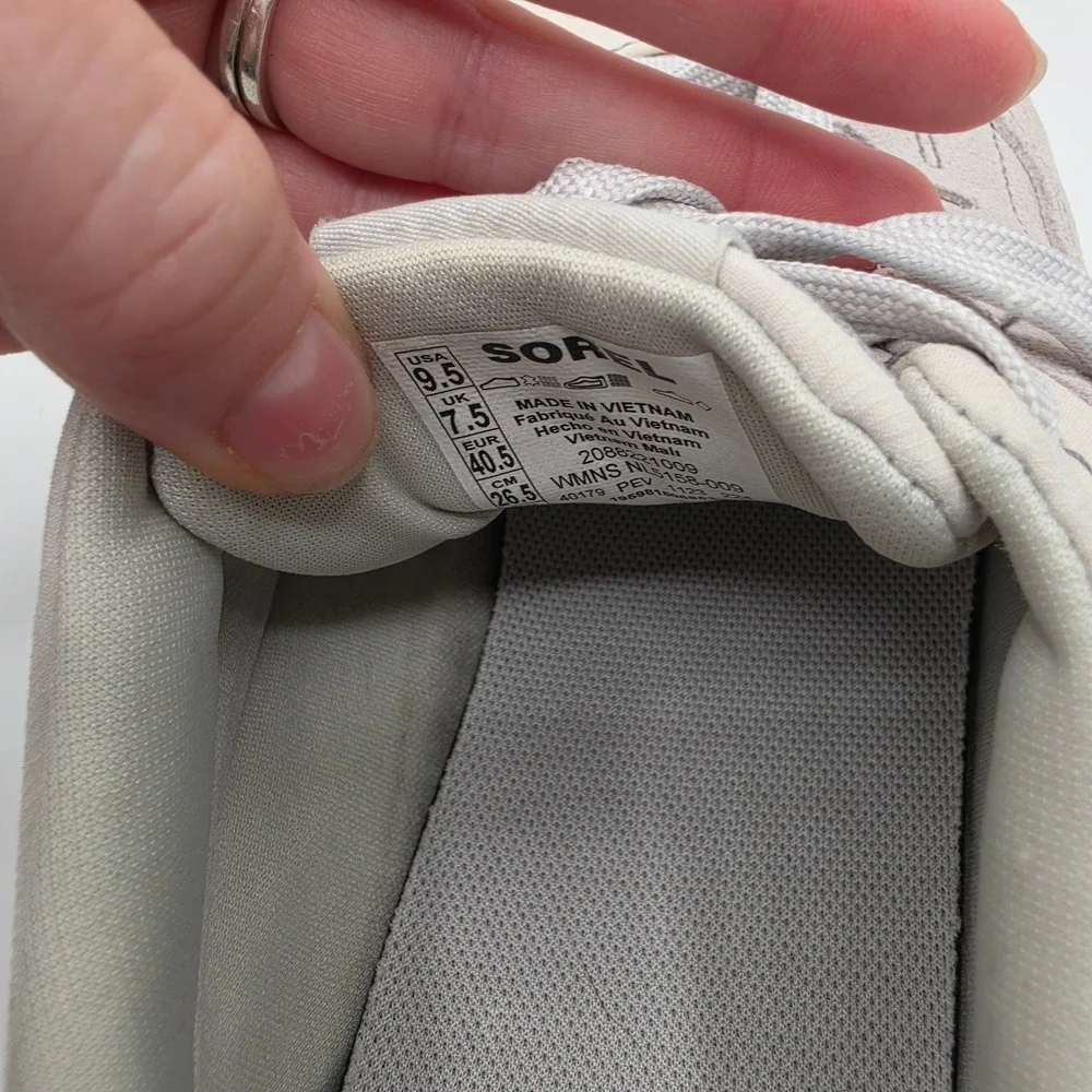 Sorel Out N About III Low Waterproof Sneakers Womens 9.5 Grey Quarry NL5158-009